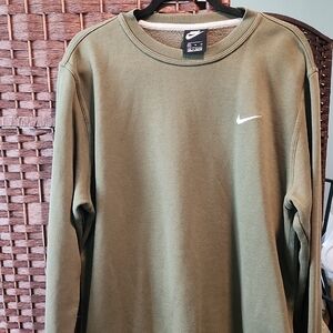 Nike Green Sweatshirt Classic Design